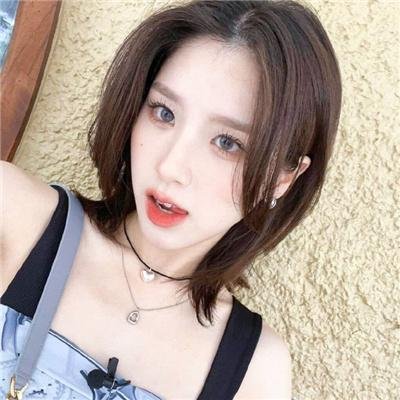 戴脚镣的女孩